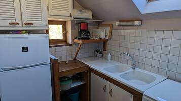 Fridge, microwave