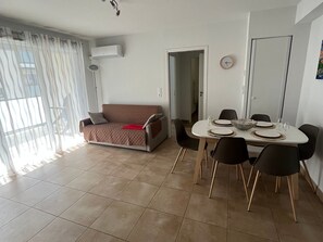 Dining - New 2-Bedroom Apartment with AC, Terrace, and Parking in Argelès-sur-Mer (Argelès-sur-Mer)