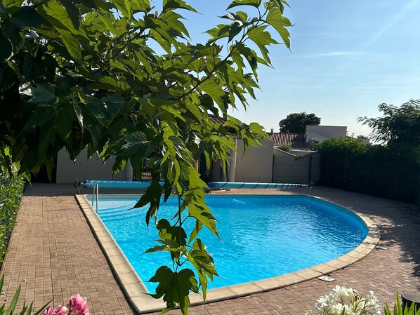 حمام سباحة
