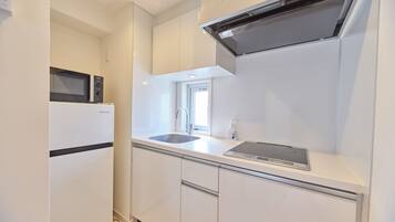 Fridge, microwave