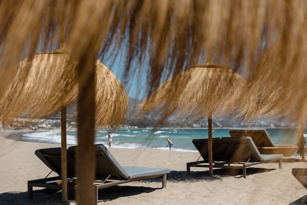 Beach nearby - Apartment with sea view and private parking in the center of Puerto Banús (Marbella)