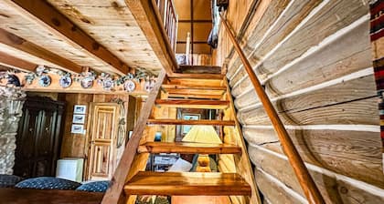 Off-grid Cabin at Angel Valley Ranch