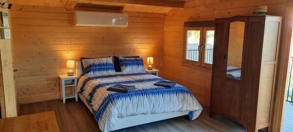 1 chambre, bureau, fer et planche à repasser, Wi-Fi gratuit