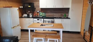 Frigorífic, microones, forn i placa de cuina 