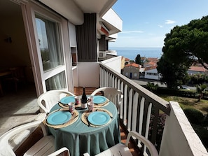 Outdoor dining - Apartment at Racou 100m from the beach with pool and parking (Argelès-sur-Mer)