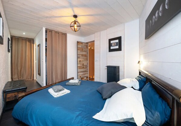 1 bedroom, iron/ironing board, travel crib, free WiFi