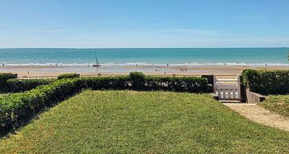 Ground floor apartment by the sea, 500m from shops