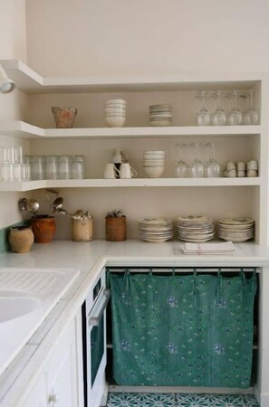 Refrigerador, horno, placa de cocina, lavavajillas