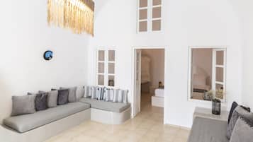 Deluxe Suite | Living area