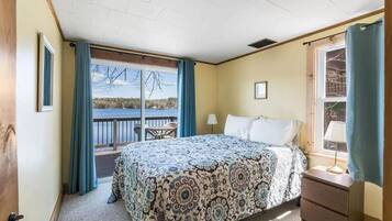 3 sovrum, vÀrdeförvaringsskÄp pÄ rummet och strykjÀrn/strykbrÀda