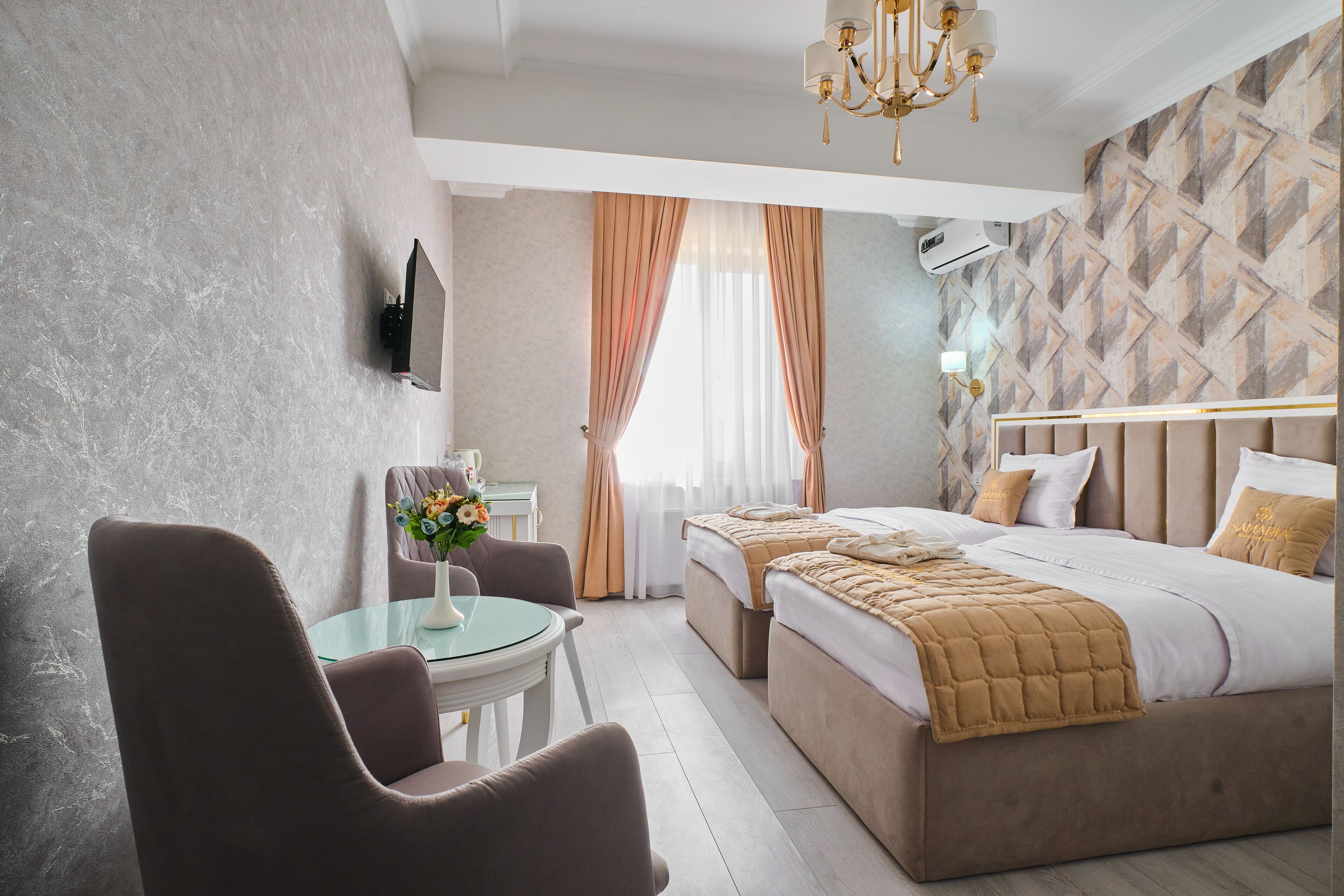 デラックス ルーム シングルベッド 2 台 | セーフティボックス (室内)、デスク、ノートパソコン用作業スペース、防音設備