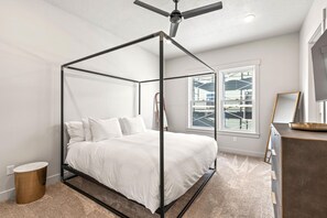4 Schlafzimmer, Bügeleisen/Bügelbrett, Reisekinderbett, WLAN