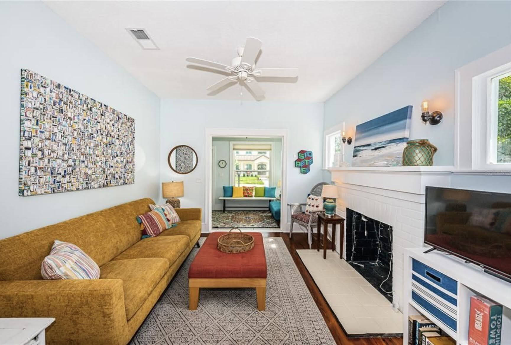 Charming St. Pete Bungalow - 5 minutes to downtown, 20 minutes to the beach!