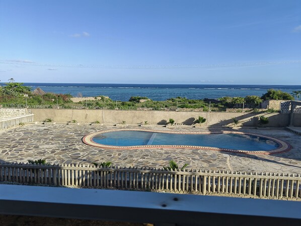 屋外プール、温水プール