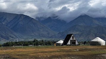 Vista frontal de la propiedad