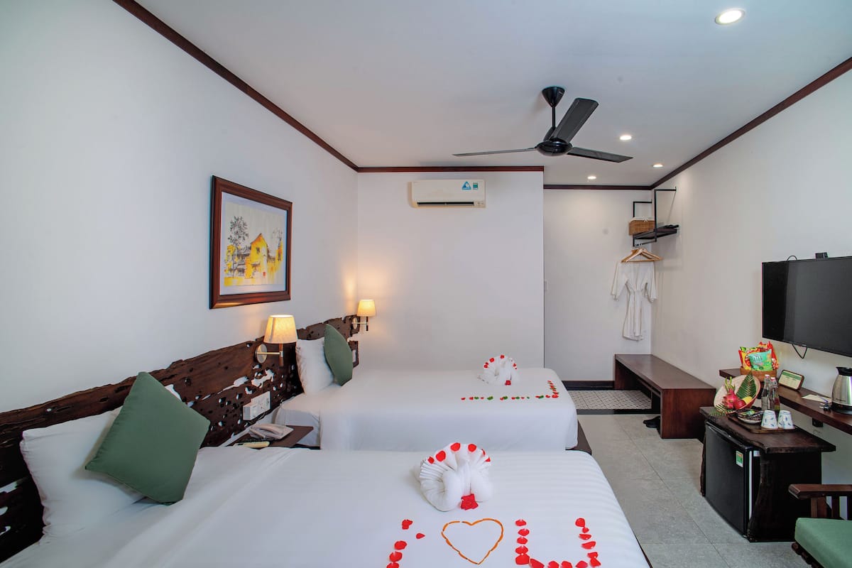Superior Twin Room, 2 Single Beds, Lake View