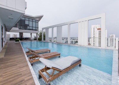 Luxury 1 Bedroom Convenient in Ekkamai