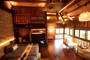 Premium bedding, pillow-top beds, free minibar items, in-room safe - Natalie's Villa & Resort Moc Chau (Moc Chau)