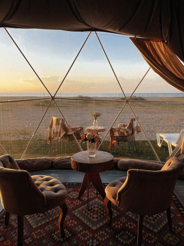 Romantic Double Room - Lake glamping ik (Tosor)