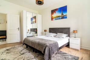 1 chambre, fer et planche à repasser, lit de bébé portatif, Wi-Fi