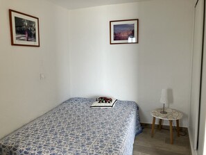 1 chambre, draps fournis, accès pour personnes à mobilité réduite