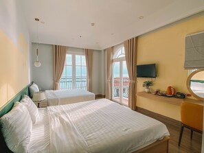 Kamar Triple Superior, balkon, pemandangan pantai | Balkon