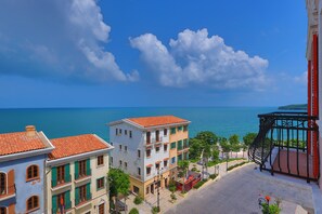 Terrace/patio - La Palma Hotel & Spa Sunset Town Phu Quoc (Phu Quoc)