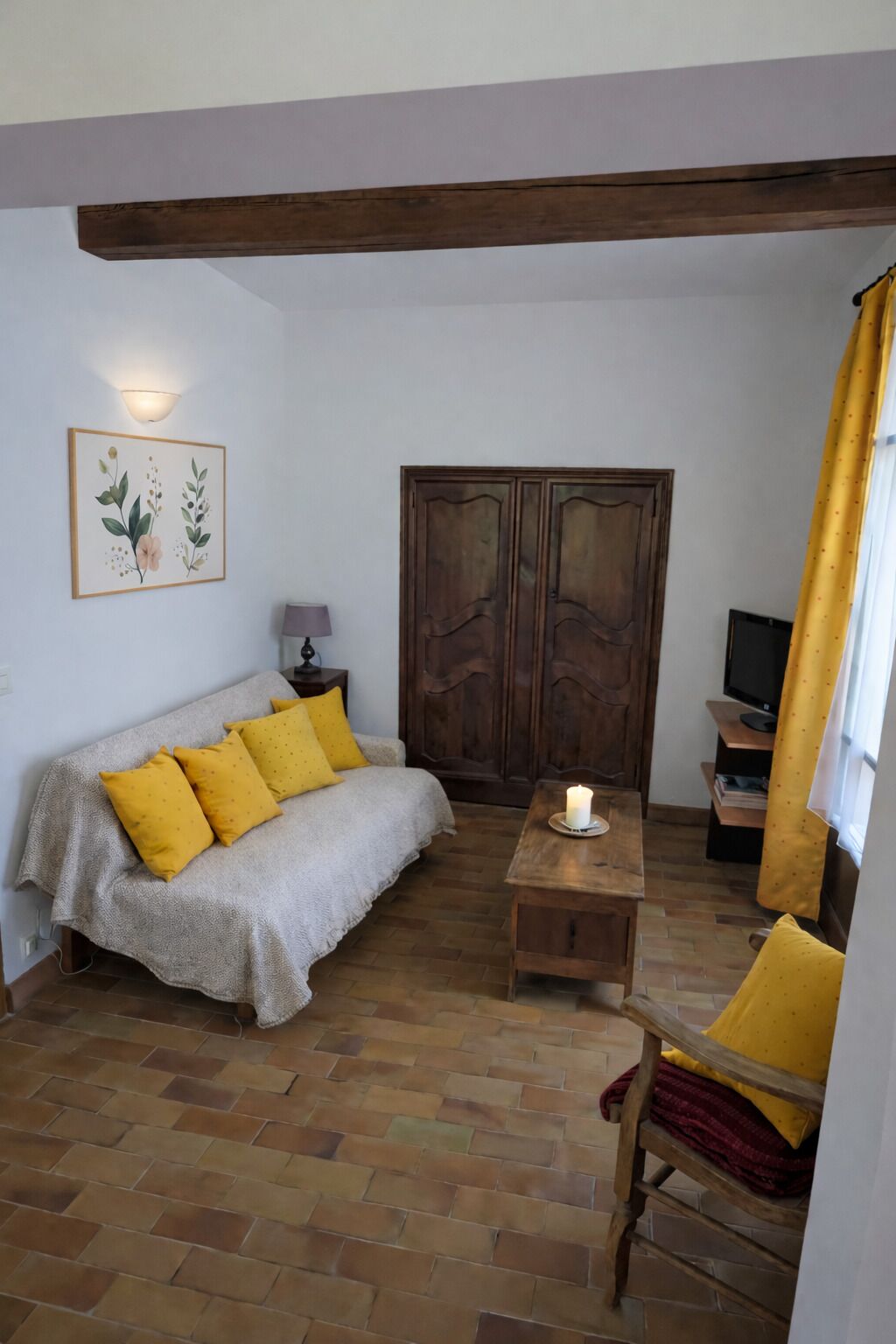 Télévision, cheminée