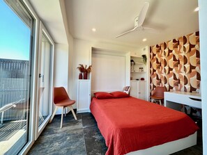 1 Schlafzimmer, Schreibtisch, Reisekinderbett, kostenloses WLAN