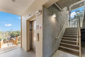 Interior - Golf Cart, Beach Access, Pool, Hot Tub (Mexico Beach)