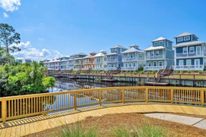 Exterior - Xmas Tree, Golf Cart, Beach Access, Pool, Hot Tub (Mexico Beach)