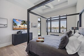 3 Schlafzimmer, Schreibtisch, Bügeleisen/Bügelbrett, WLAN