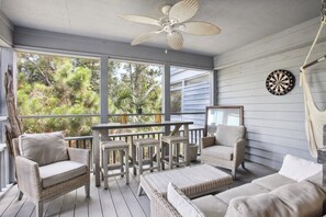 Property grounds - Aloha Surf Retreat- 20 steps to the sand through private dunes! (Tybee Island)