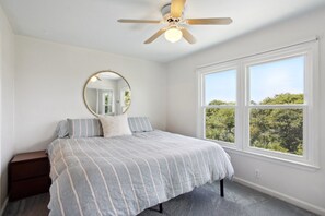 3 bedrooms, travel crib, free WiFi, bed sheets