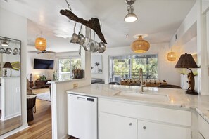 Interior - Aloha Surf Retreat- 20 steps to the sand through private dunes! (Tybee Island)