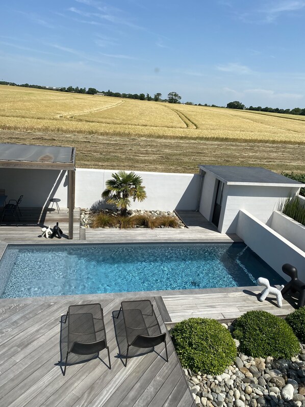 Outdoor pool, a heated pool
