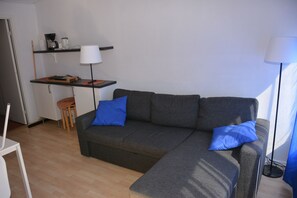 Decoración personalizada, muebles diferentes y wifi gratis 