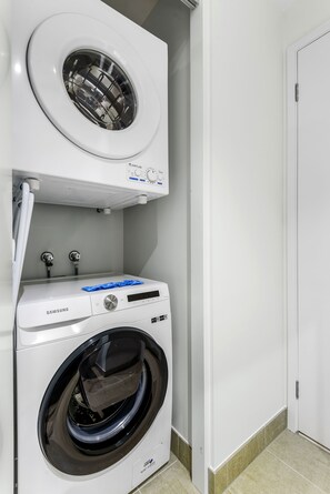 Interior - Stylish 2BR/2BA Southbank apt with full kitchen, plush furnishings, pool, gym, BBQ terrace, supermarket. Perfect for long or short stays, just minutes to Crown, Convention Centre, Marvel Stadium, Southbank Promenade, Fed Square & Flinders Station. (Southbank)