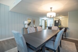 Dining - 533 Plantation Club Villa: 2 Bedrooms, Sleeps 6, Free Bikes, Pool (Hilton Head Island)