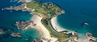 Maison de Famille aux portes de Dinan et à 30' des plages