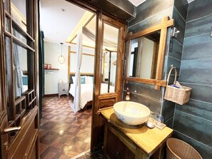 Chambre Double | Bureau, espace de travail pour ordinateur portable, Wi-Fi gratuit