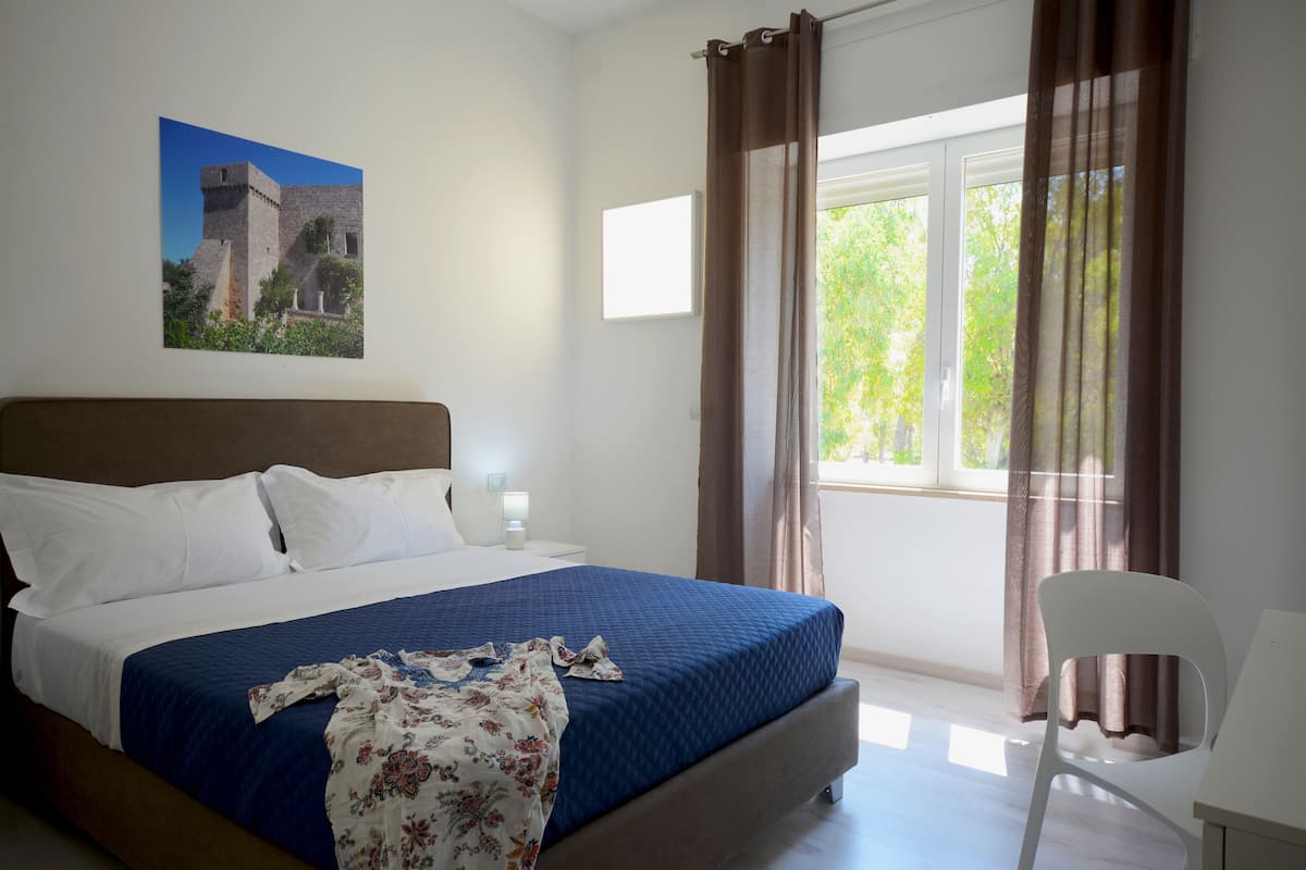 Classic Double Room | 1 bedroom, desk, iron/ironing board, bed sheets
