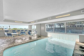 Piscina coperta, una piscina riscaldata