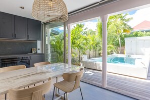 Outdoor dining - Sunshine 7 (Collectivity of Saint Martin)