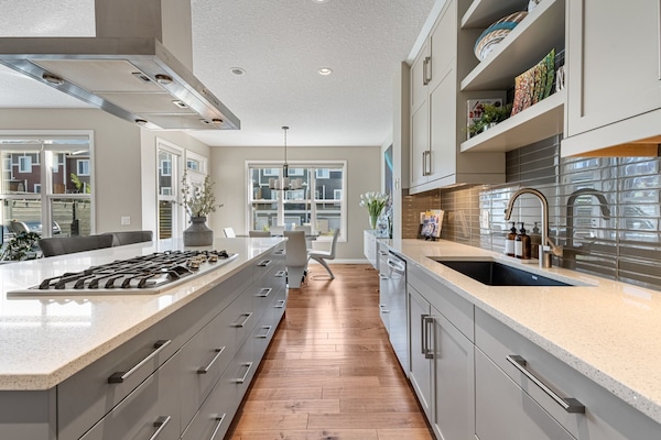 Herdplatte, Kochgeschirr/Geschirr/Besteck, KĂŒcheninsel