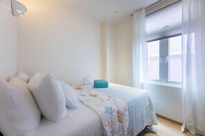 10 dormitorios, tabla de planchar con plancha, wifi y ropa de cama