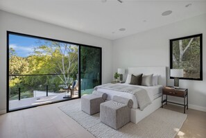 5 camere, una scrivania, ferro/asse da stiro, Wi-Fi