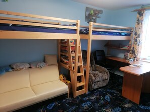 2 bedrooms, WiFi, bed sheets