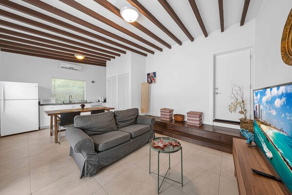 Televisión, oficina