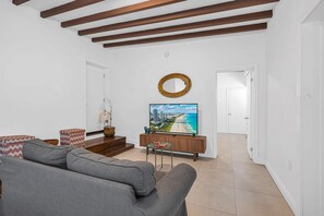 Televisión, oficina